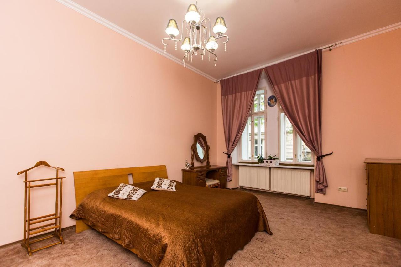 Apartment In The City Centre Lviv Buitenkant foto