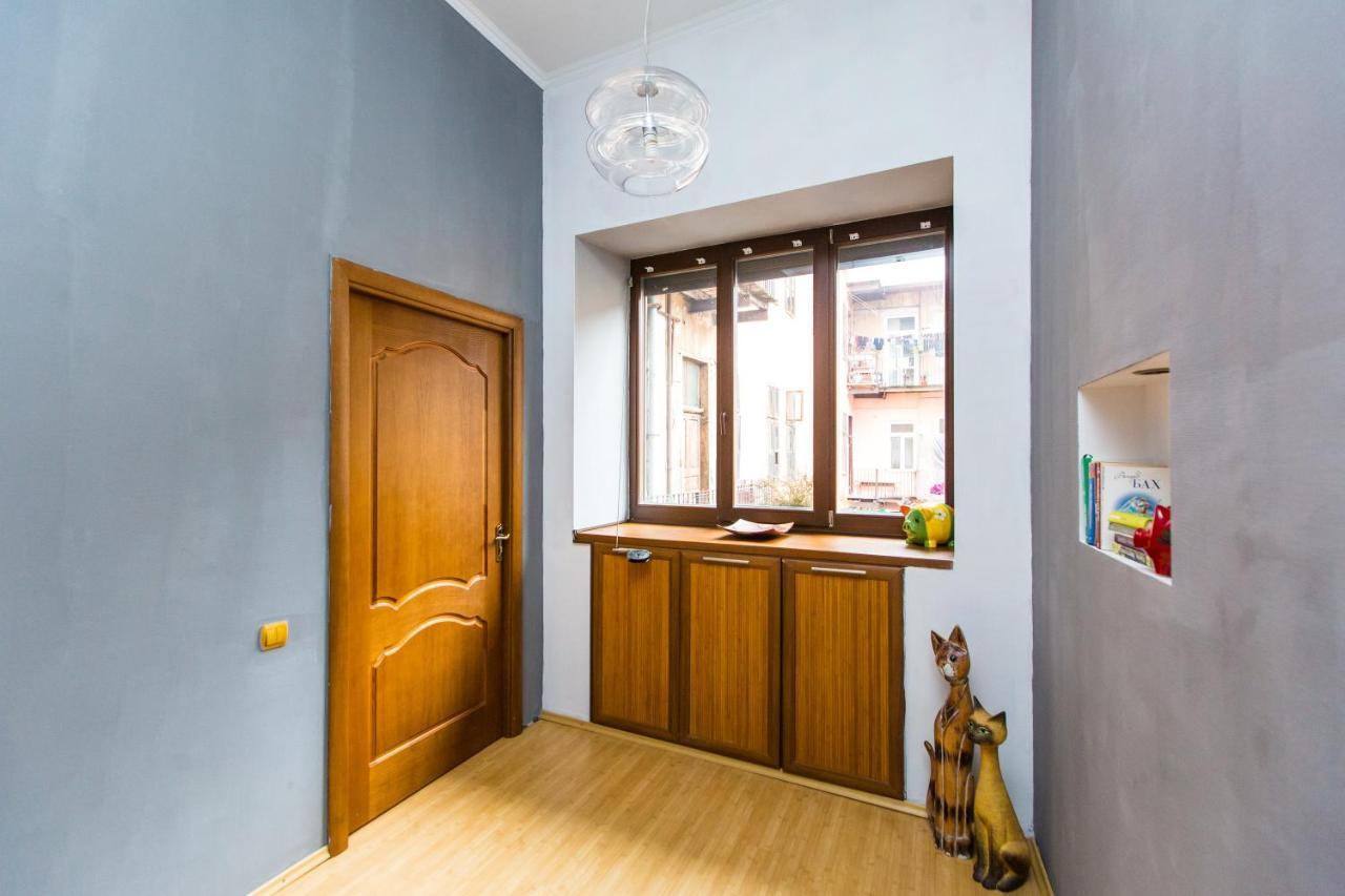Apartment In The City Centre Lviv Buitenkant foto
